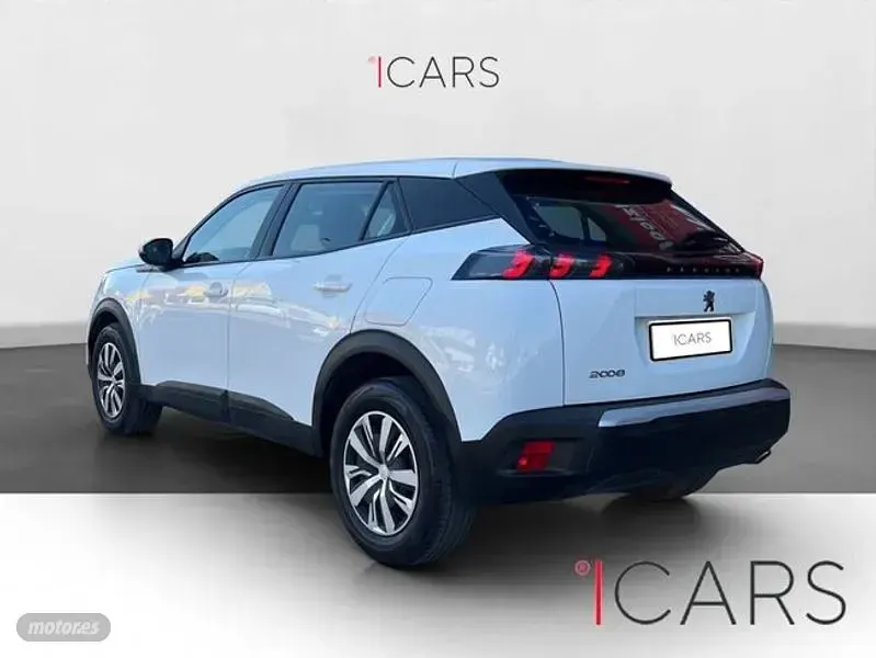 Usado Peugeot 2008 Active 110 CV (80 kW) 2021 Blanco SUV