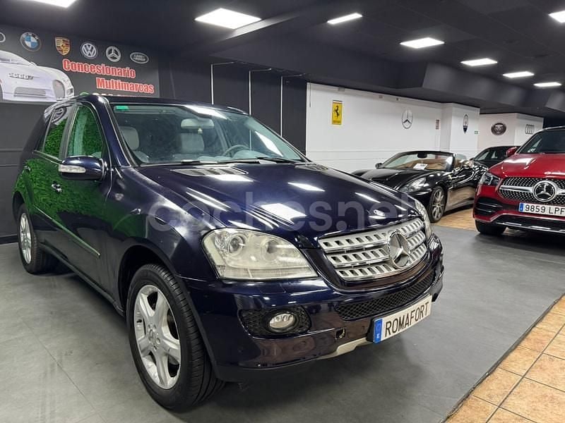 Azul Usado 2006 Mercedes ML320 SUV | 9999 € (Precio justo) - Imagen 1/4