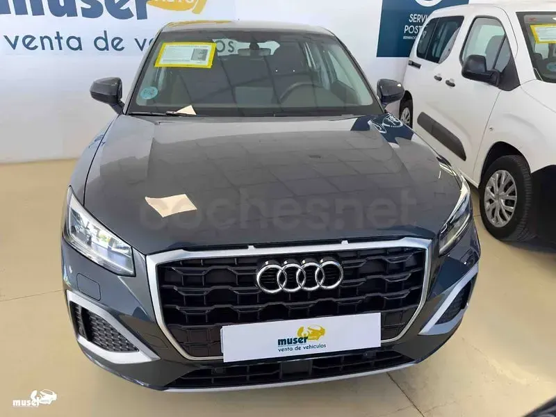 Usado Audi Q2 Advanced Plus 116 CV (85 kW) 2023 Gris / plata SUV
