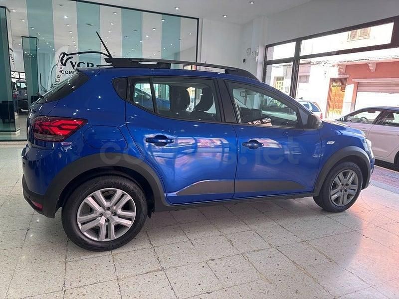 Usado Dacia Sandero Essentiel 91 CV (66 kW) 2023 Azul Berlina