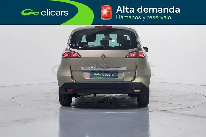 Usado Renault Scénic Bose Edition 132 CV (97 kW) 2015 Marrón Monovolumen