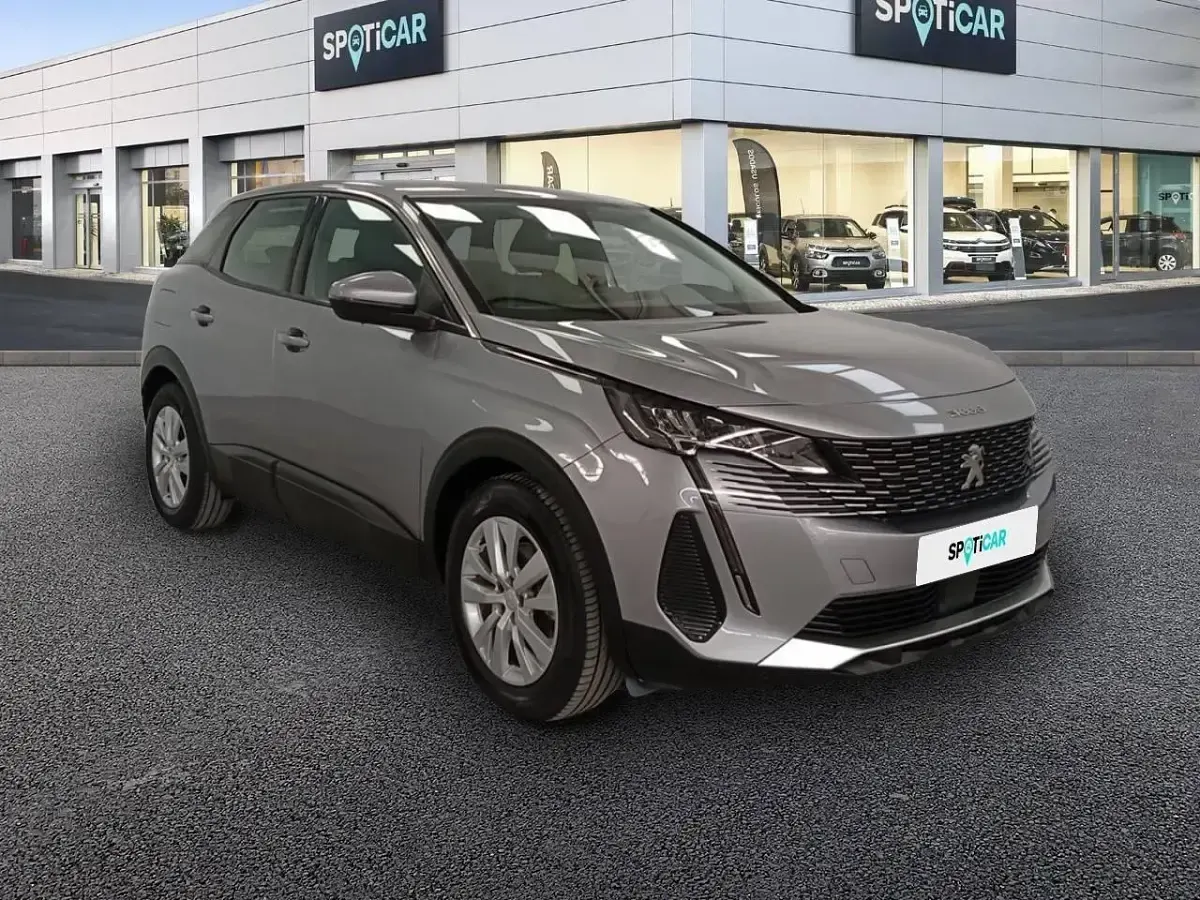 Usado Peugeot 3008 Active 131 CV (96 kW) 2021 Gris SUV