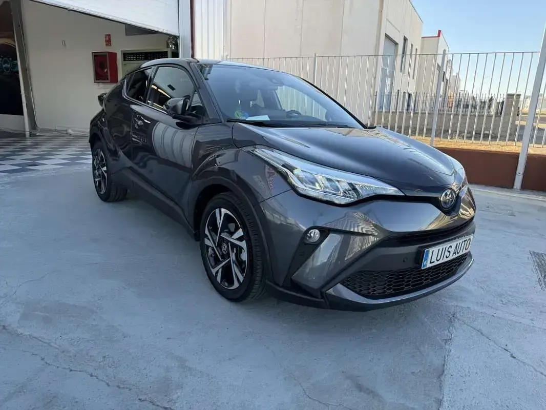 Usado Toyota C-HR Advance 140 CV (102 kW) 2023 Gris SUV