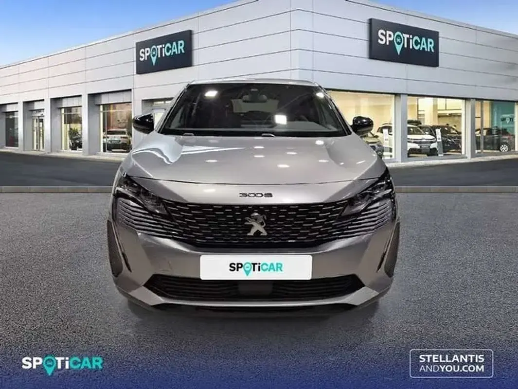 Usado Peugeot 3008 Allure 179 CV (131 kW) 2024 Gris SUV