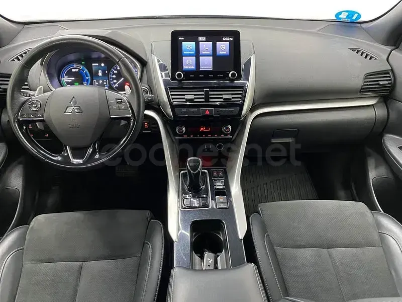 Usado Mitsubishi Eclipse Cross 188 CV (138 kW) 2022 Gris / plata SUV