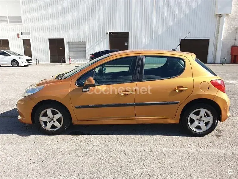 Usado Peugeot 207 Sport 95 CV (69 kW) 2007 Naranja Berlina