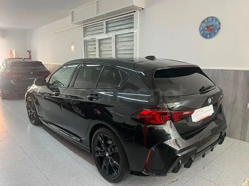 Usado BMW 120 170 CV (125 kW) 2024 Negro Berlina