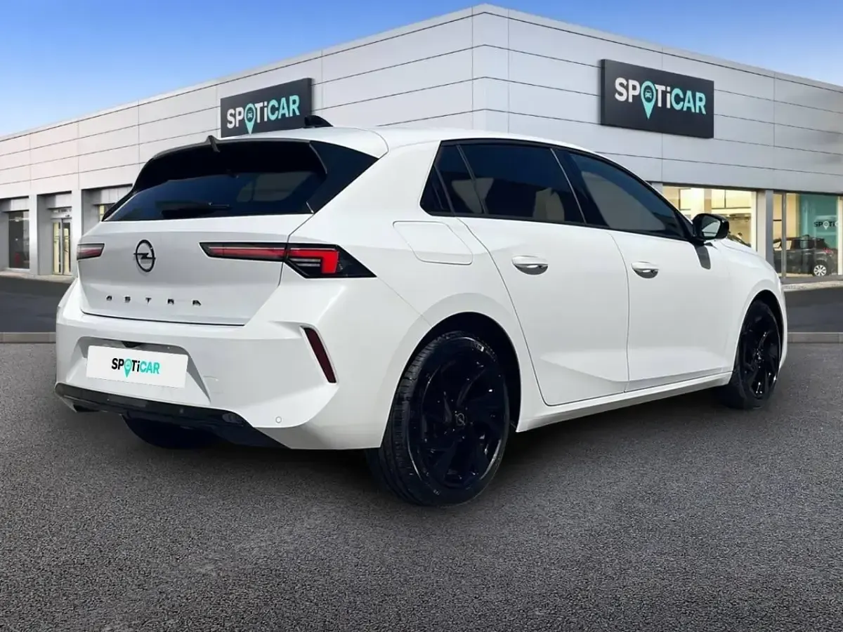 Usado Opel Astra 130 CV (95 kW) 2023 Blanco Utilitario