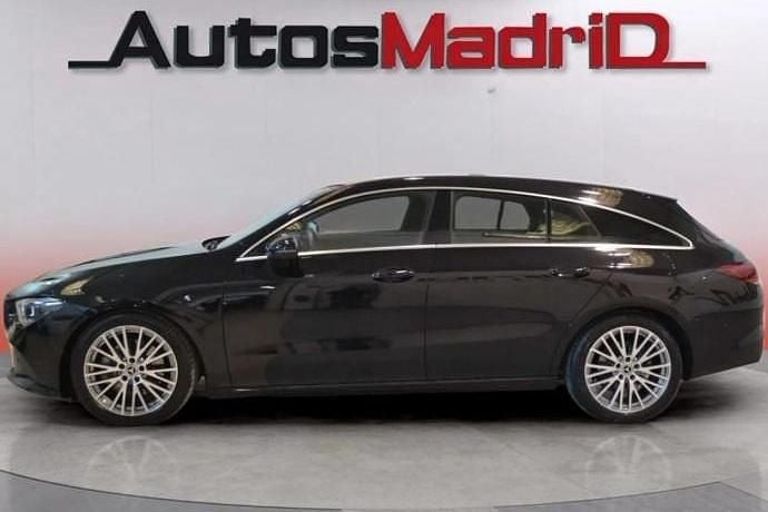 Usado Mercedes CLA220 Shooting Brake 190 CV (139 kW) 2021 Negro Familiar