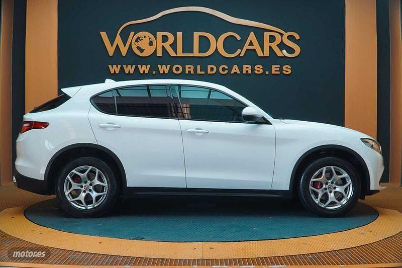 Usado Alfa Romeo Stelvio Executive 210 CV (154 kW) 2019 Blanco SUV