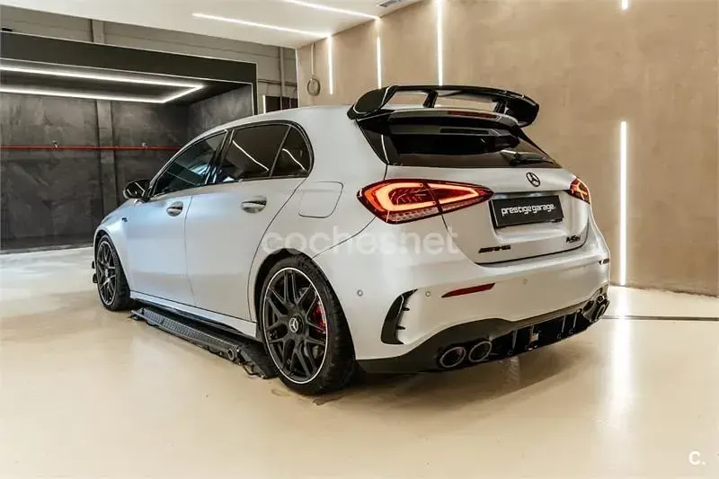 Usado Mercedes A45 AMG 421 CV (309 kW) 2021 Gris / plata Utilitario