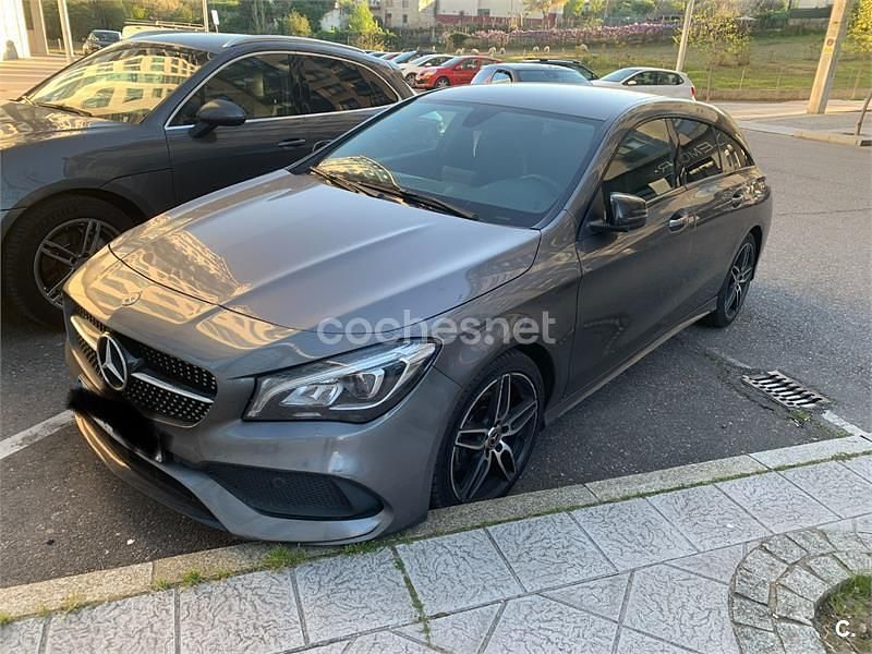 Usado Mercedes CLA200 Shooting Brake 136 CV (100 kW) 2018 Gris / plata Familiar