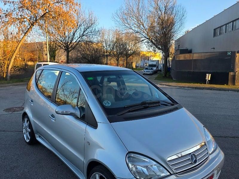 Usado Mercedes A210 140 CV (102 kW) 2004 Gris / plata Monovolumen