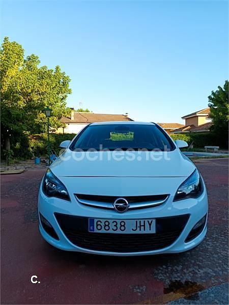 Blanco Usado 2015 Opel Astra Selective Berlina | 6999 € (Buen precio) - Imagen 1/4
