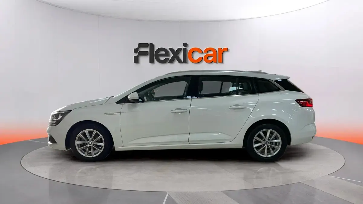 Usado Renault Mégane GrandTour Zen 131 CV (96 kW) 2017 Blanco Familiar