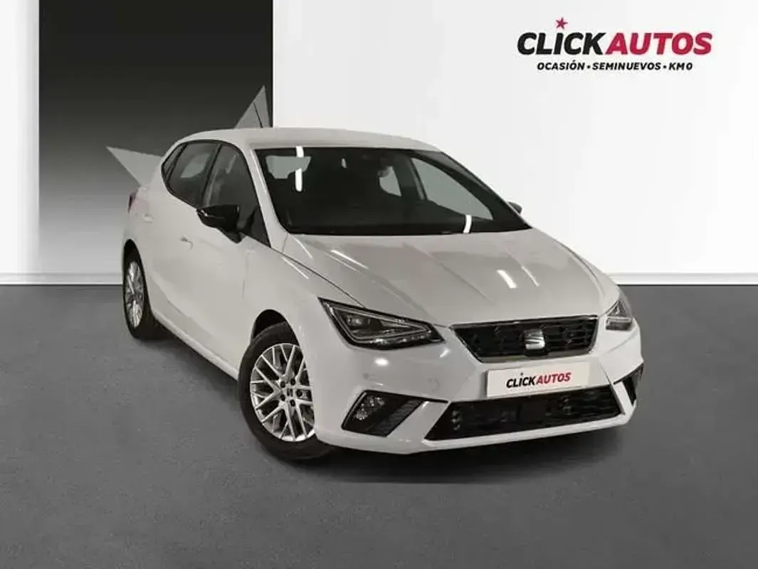 Usado Seat Ibiza FR 116 CV (85 kW) 2025 Blanco Utilitario