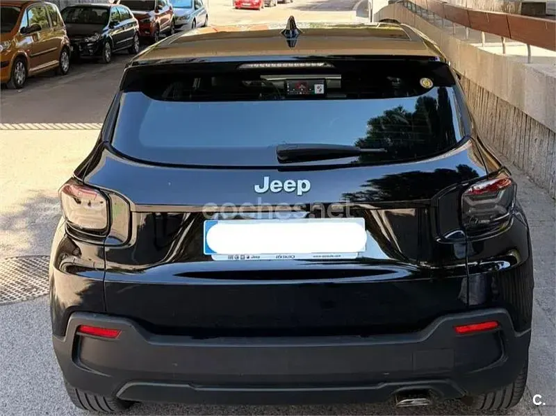 Usado Jeep Avenger 100 CV (73 kW) 2023 Negro SUV