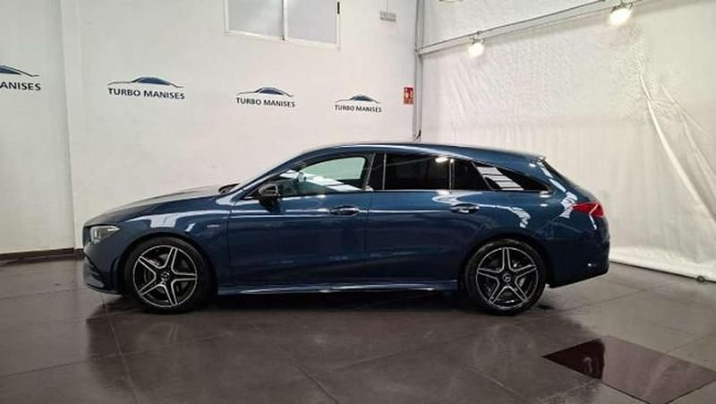 Usado Mercedes CLA200 Shooting Brake 163 CV (119 kW) 2021 Azul Familiar