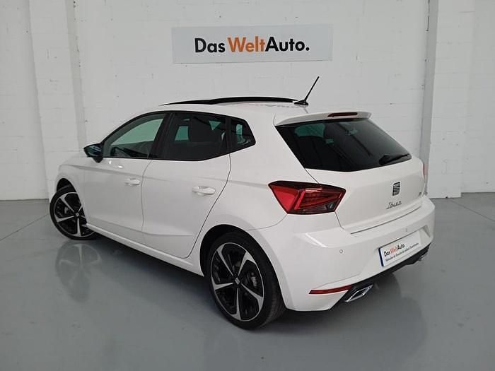 Usado Seat Ibiza FR 110 CV (80 kW) 2022 Blanco Utilitario