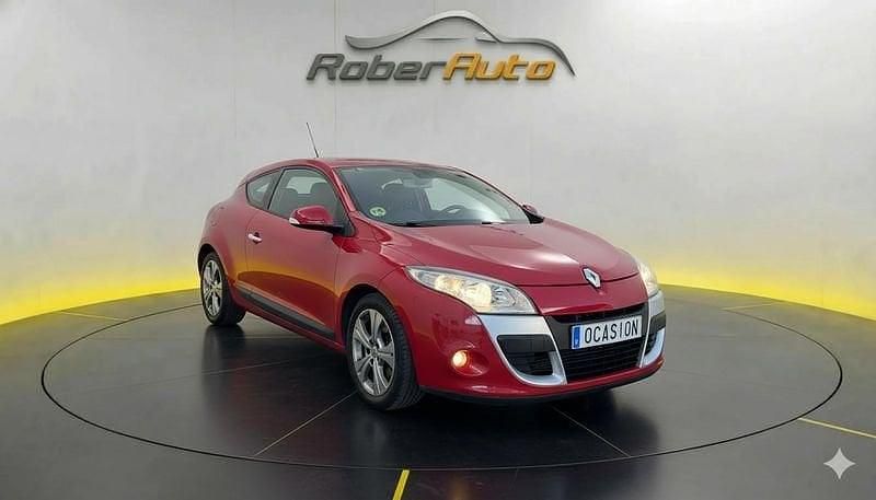 Usado Renault Mégane III Dynamique 130 CV (95 kW) 2009 Rojo Utilitario