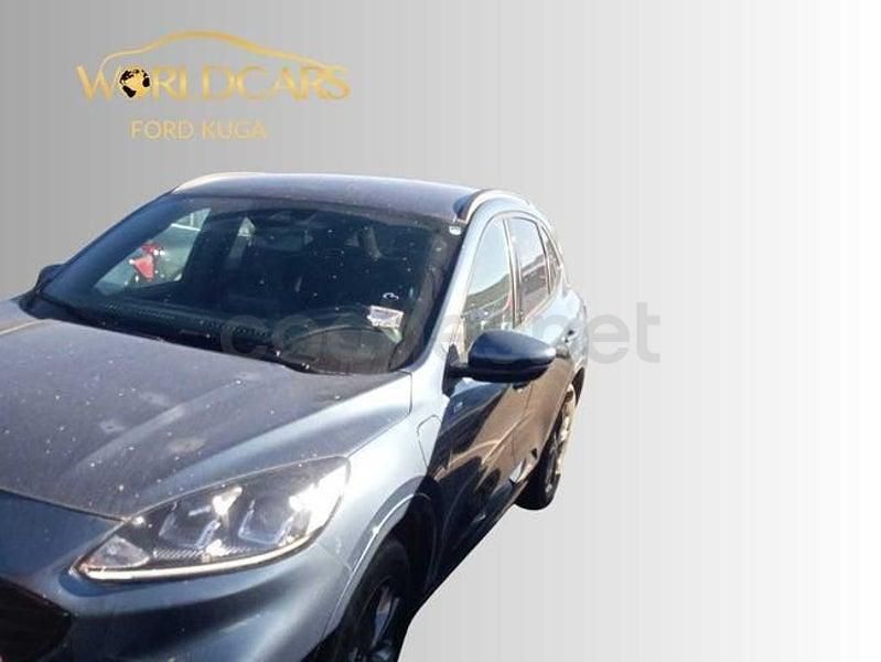 Usado Ford Kuga ST-Line 225 CV (165 kW) 2022 Gris / plata SUV