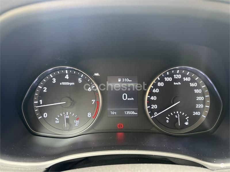 Usado Hyundai i30 110 CV (80 kW) 2024 Negro Berlina