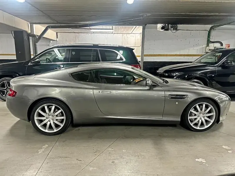 Usado Aston Martin DB9 450 CV (330 kW) 2005 Gris / plata Coupe