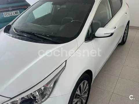 Usado Kia Ceed 100 CV (73 kW) 2017 Blanco Utilitario