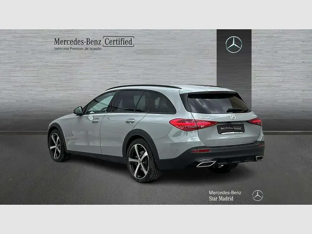 Usado Mercedes C220 200 CV (147 kW) 2026 Gris Familiar