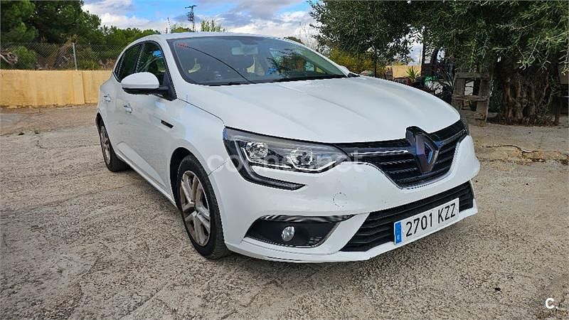 Usado Renault Mégane IV Business 115 CV (84 kW) 2019 Blanco Berlina