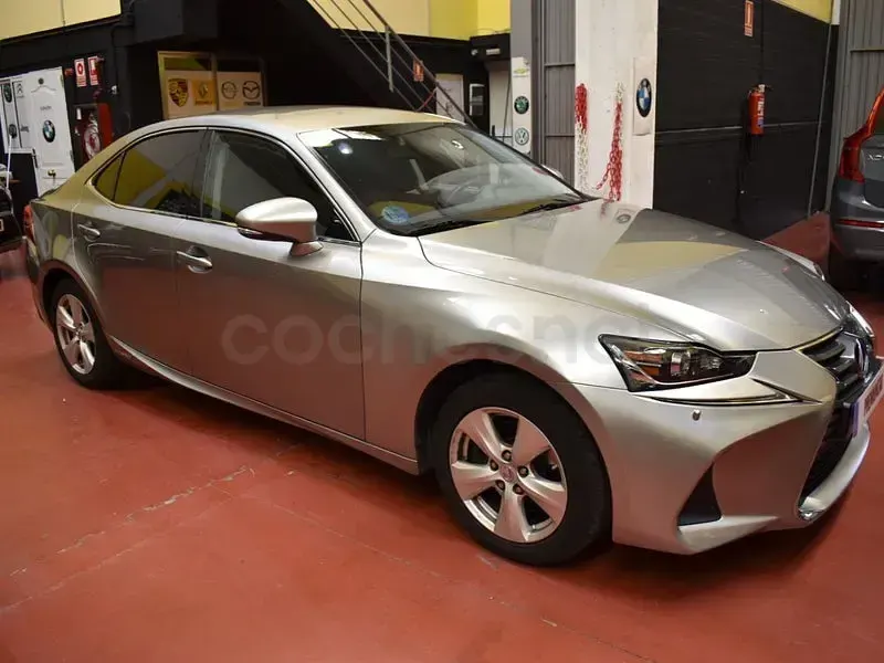 Usado Lexus IS300h Business Edition 223 CV (164 kW) 2020 Beige Berlina