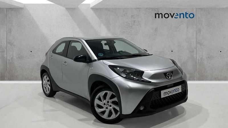 Gris Usado 2024 Toyota Aygo Play Utilitario | 14.200 € (Precio justo) - Imagen 1/4