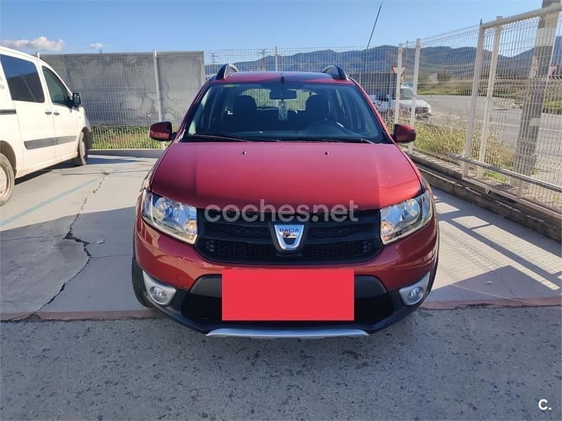 Usado Dacia Sandero Stepway 90 CV (66 kW) 2014 Rojo Berlina