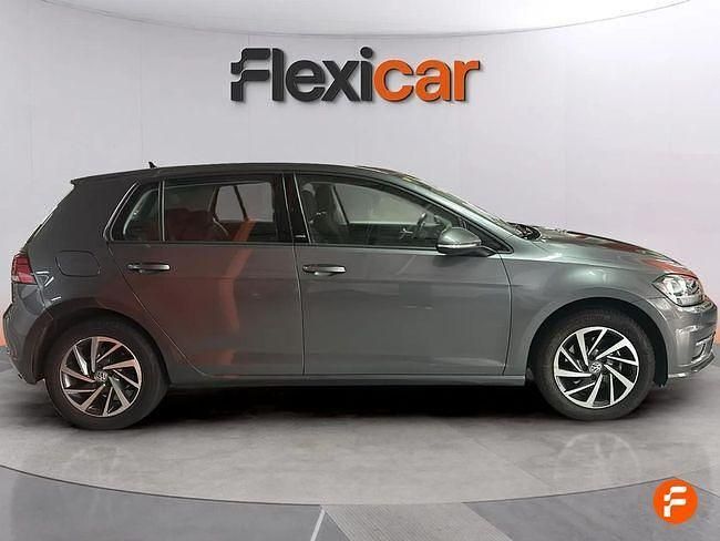 Usado VW Golf VII Advance 110 CV (80 kW) 2018 Gris / plata Berlina