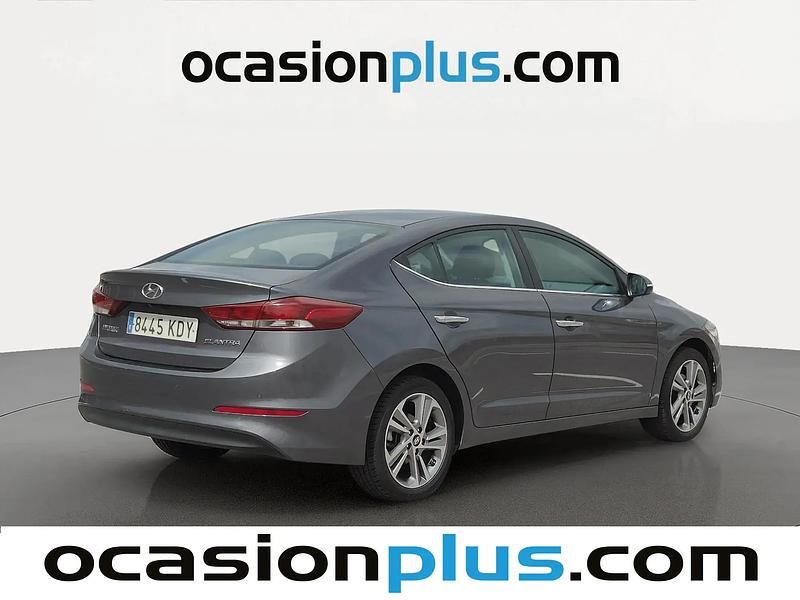 Usado Hyundai Elantra 128 CV (94 kW) 2017 Gris Berlina