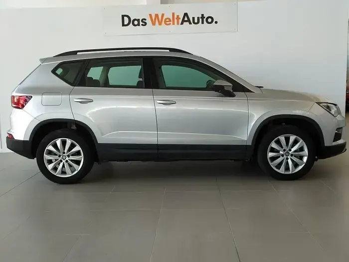 Usado Seat Ateca Style 150 CV (110 kW) 2025 Gris plata SUV