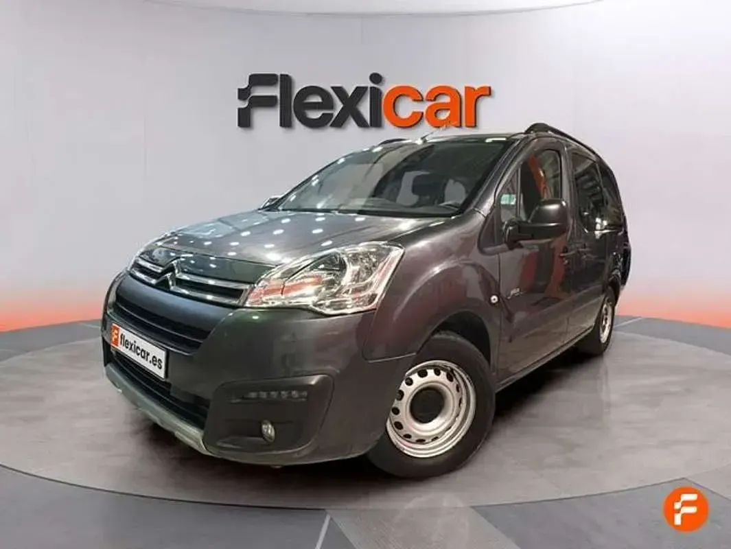 Usado Citroën Berlingo Feel 100 CV (73 kW) 2017 Gris Monovolumen