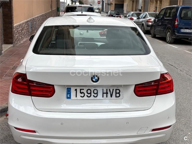 Usado BMW 316 Sport Line 116 CV (85 kW) 2013 Blanco Berlina