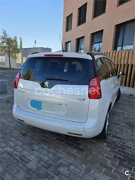 Usado Peugeot 5008 Family 112 CV (82 kW) 2012 Blanco Monovolumen