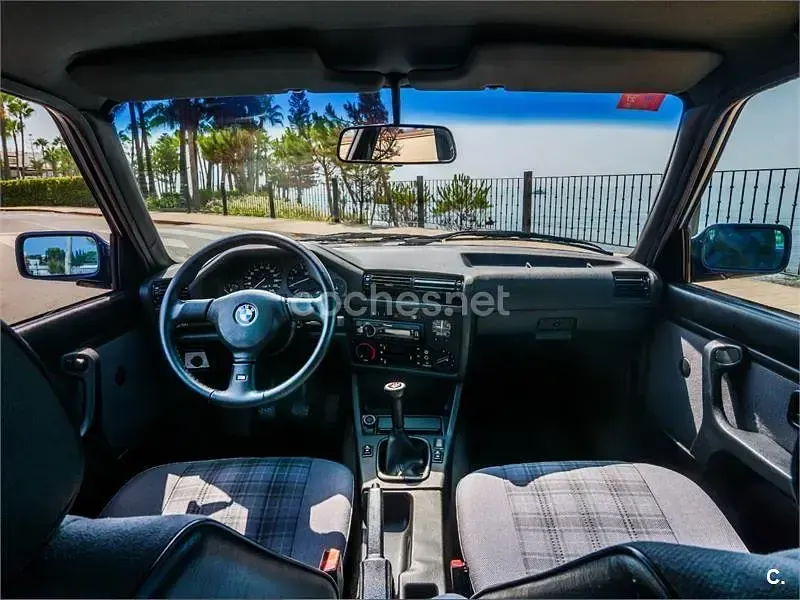 Usado BMW 318 140 CV (102 kW) 1992 Azul Coupe