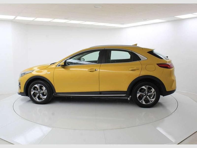 Usado Kia XCeed 120 CV (88 kW) 2021 Amarillo SUV