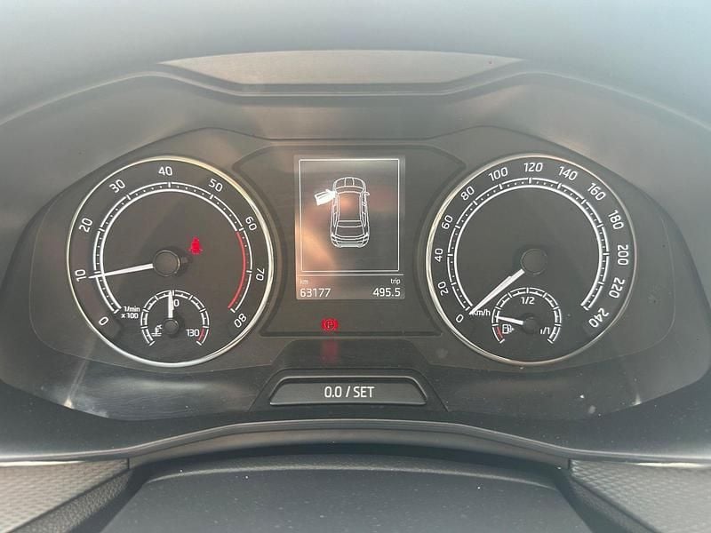 Rojo Usado 2021 Skoda Kamiq Active SUV | 16.900 € (Precio justo) - Imagen 1/4