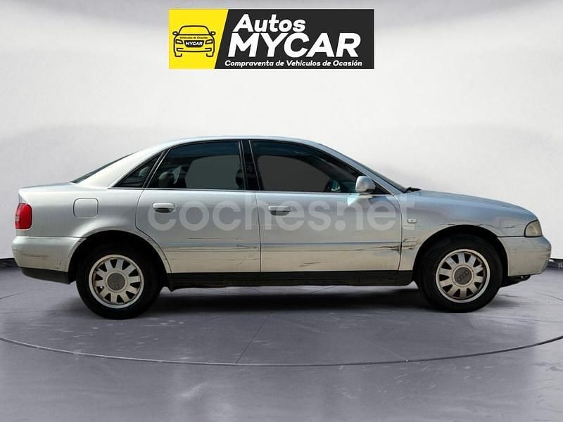 Usado Audi A4 165 CV (121 kW) 2000 Gris / plata Berlina