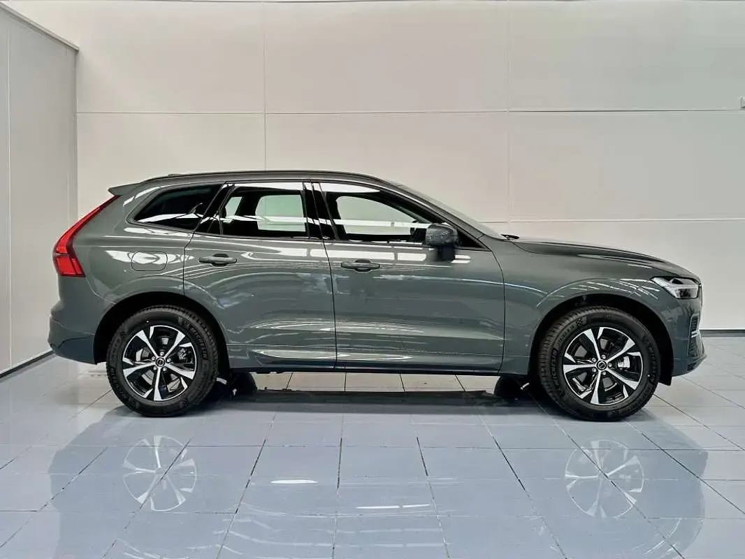 Nuevo Volvo XC60 Core 252 CV (185 kW) 2026 Gris SUV