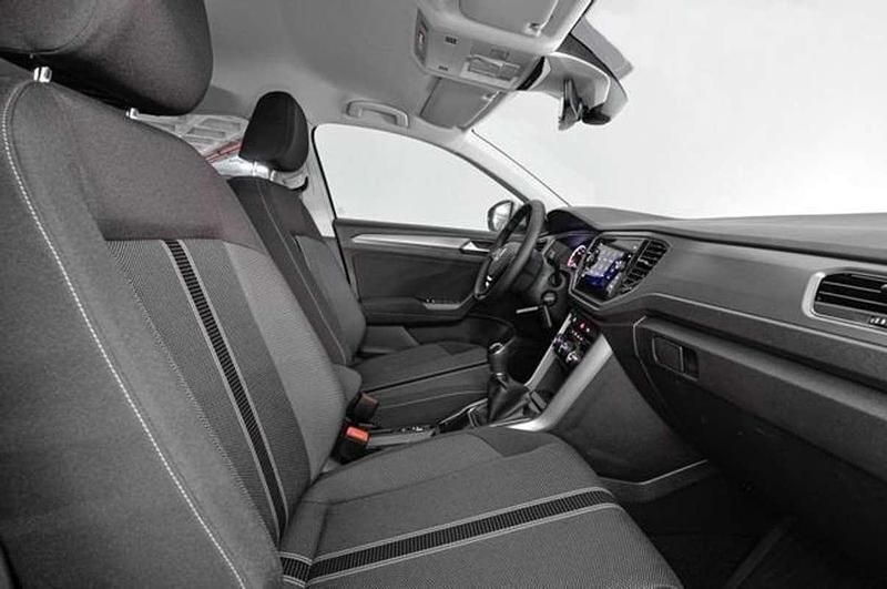 Usado VW T-Roc 110 CV (80 kW) 2023 Gris SUV