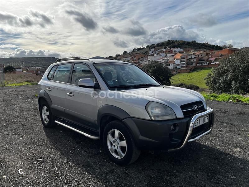 Usado Hyundai Tucson Comfort 141 CV (103 kW) 2005 Gris / plata SUV