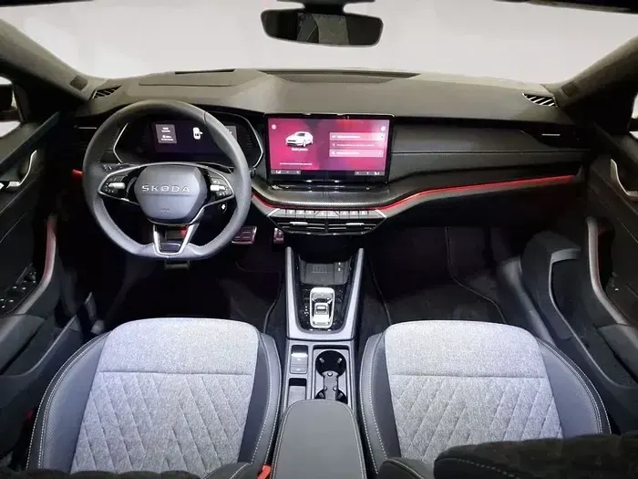 Usado Skoda Octavia 150 CV (110 kW) 2025 Rojo