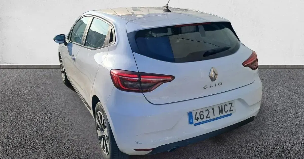 Käytetty Renault Clio V Intens 100 HP (73 kW) 2022