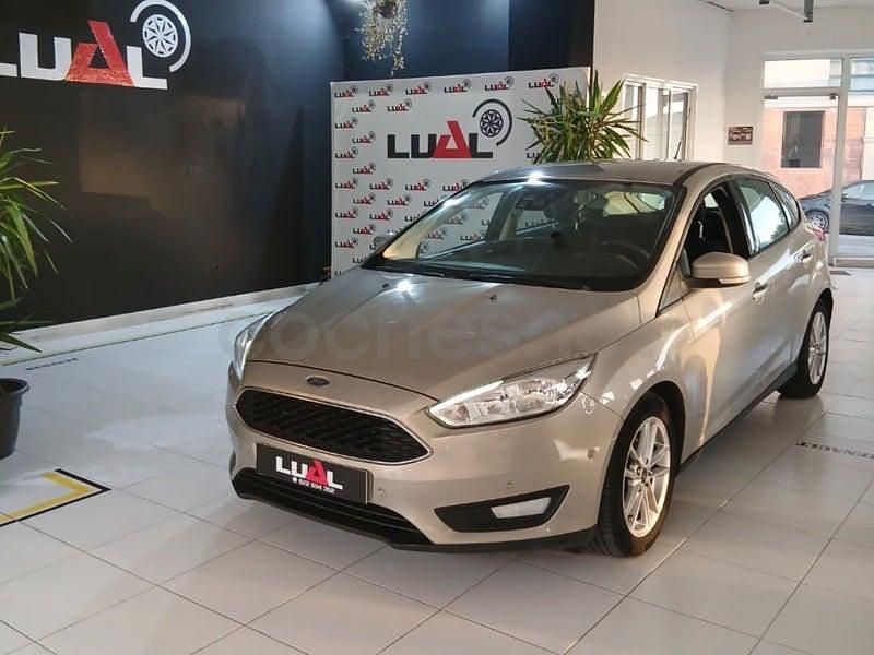 Usado Ford Focus Sport 115 CV (84 kW) 2014 Beige Berlina