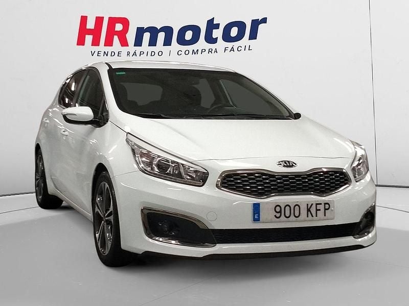 Blanco Usado 2017 Kia Ceed Berlina | 12.790 € (Precio justo) - Imagen 1/4
